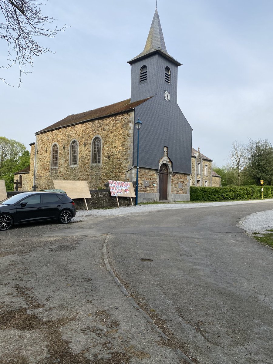 Hitler learns of the fall of France in Brûly-de-Pesche, #Belgium. I stood where Hitler gleefully slapped his thigh to photograph the church where the Second Armistice at Compiègne was translated into French during the night of 20-21 June 1940. leger.co.uk/tours/secret-a…