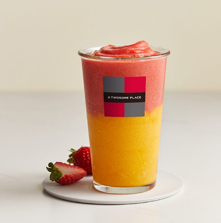 [RT] 배와곰 작가님의
<스필 더 빈스(Spill the Beans)> 단행본 출간!

RT&amp;팔로우 해주신 한 분께 <스트로베리 피치 프라페>를 드립니다!(~5/22)
ridibooks.com/books/46290023…

학교의 소문난 바람둥이 학생회장 제롬 피츠제럴드.
까칠한 듯하지만 은근히 다정한 농구부 주장 라이너스 스타우트.
어렸을