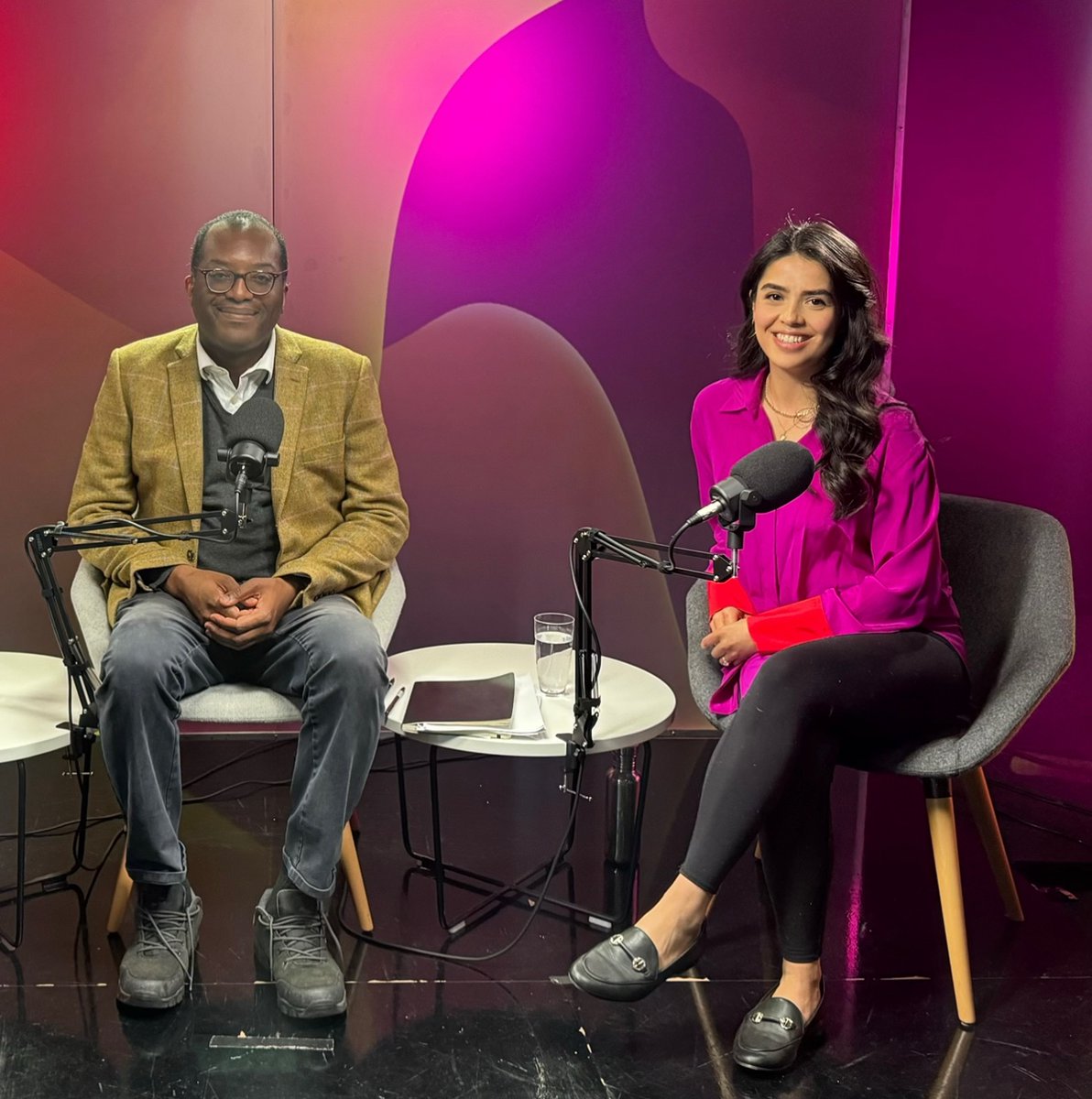 My thanks to @KwasiKwarteng for joining me and Sir Richard Dearlove, a fascinating conversation. He reflects on what went wrong in the mini budget, his relationship with Truss, life after high office and the current crises in the Conservative Party podcasts.apple.com/gb/podcast/one…