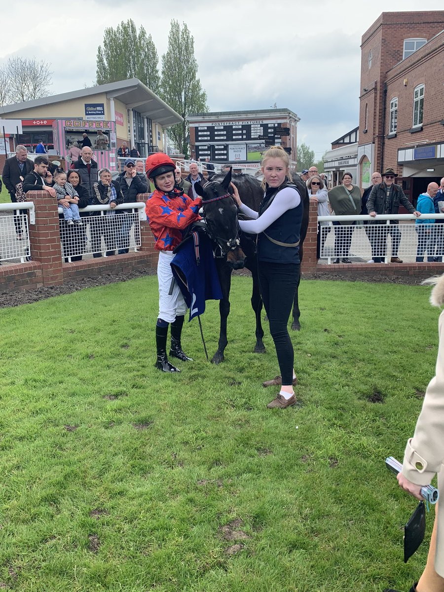 Round 3 of the Go Racing In Yorkshire Future Stars Apprentice Series, supported by @WRSaddlery goes to the best turned out winner Princess Karine, ridden by William Pyle and trained by @BryanSmartRacin 

#HorseRacing #YORKSHIRE #FlatRacing