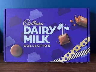 A last minute donation of a gigantic hamper box of delicious Cadbury chocolate! Adavu online auction 7th-17th May, so please browse the items, and then make your bid once it all officially opens next Tuesday, 7th May: app.galabid.com/adavuauction/i… Please retweet and share!