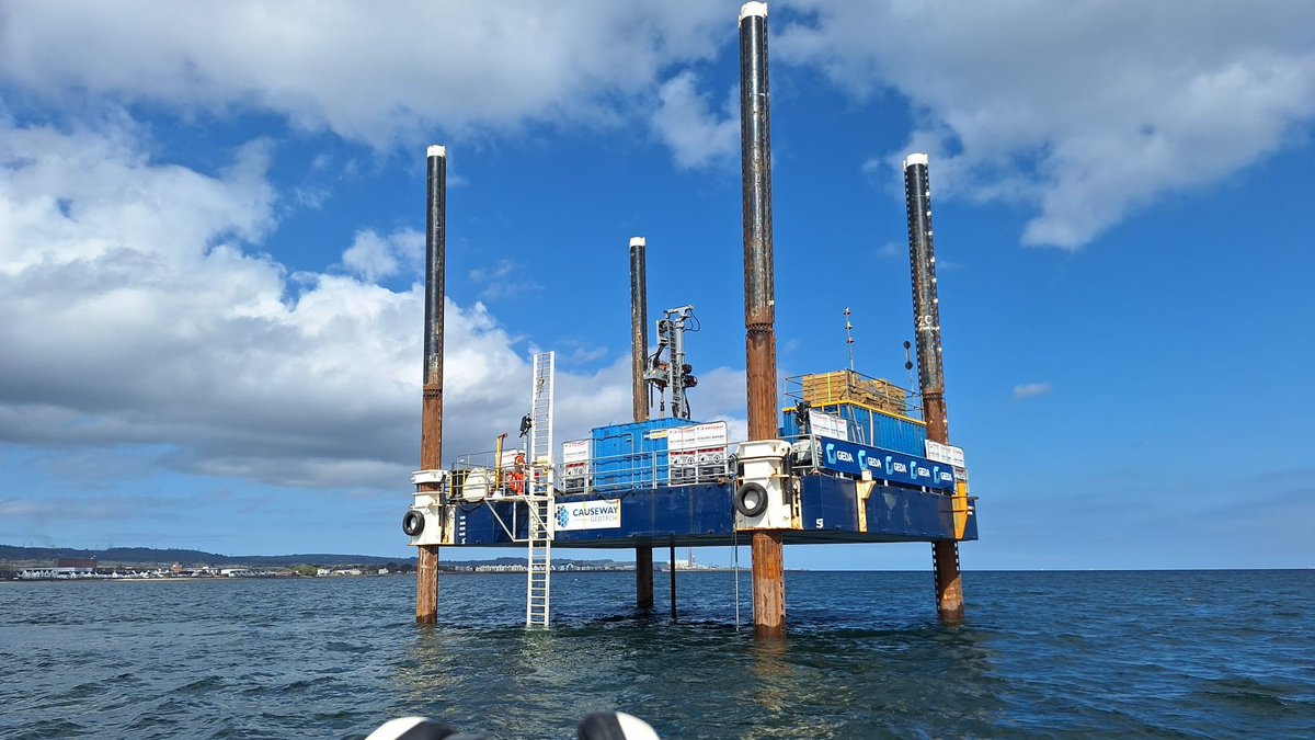 1/2 A rig has been mobilised to the shoreline of Belfast Lough to support investigation work in relation to some of our sea outfalls. The rig has completed surveys at Greenisland and is currently positioned adjacent to Carrickfergus Wastewater Treatment Works.