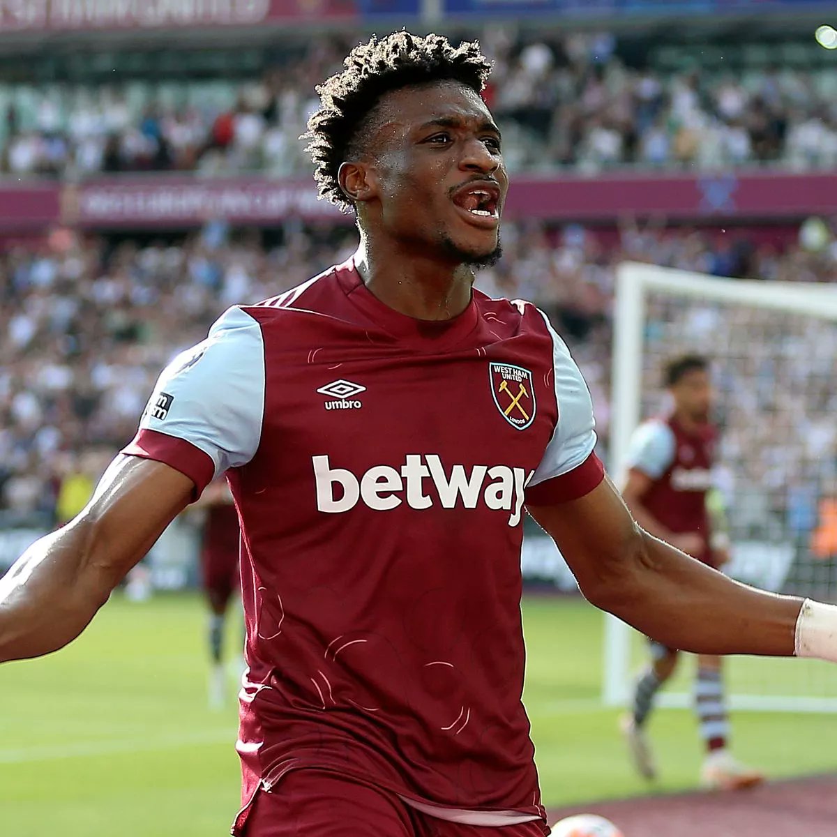 🚨 According to David Ornstein Mohammed Kudus has a release clause.

Surprised how it's kept secret, we can expect bigger teams to activate it this summer. Also Kudus deserves to be playing for a better club than West Ham.
