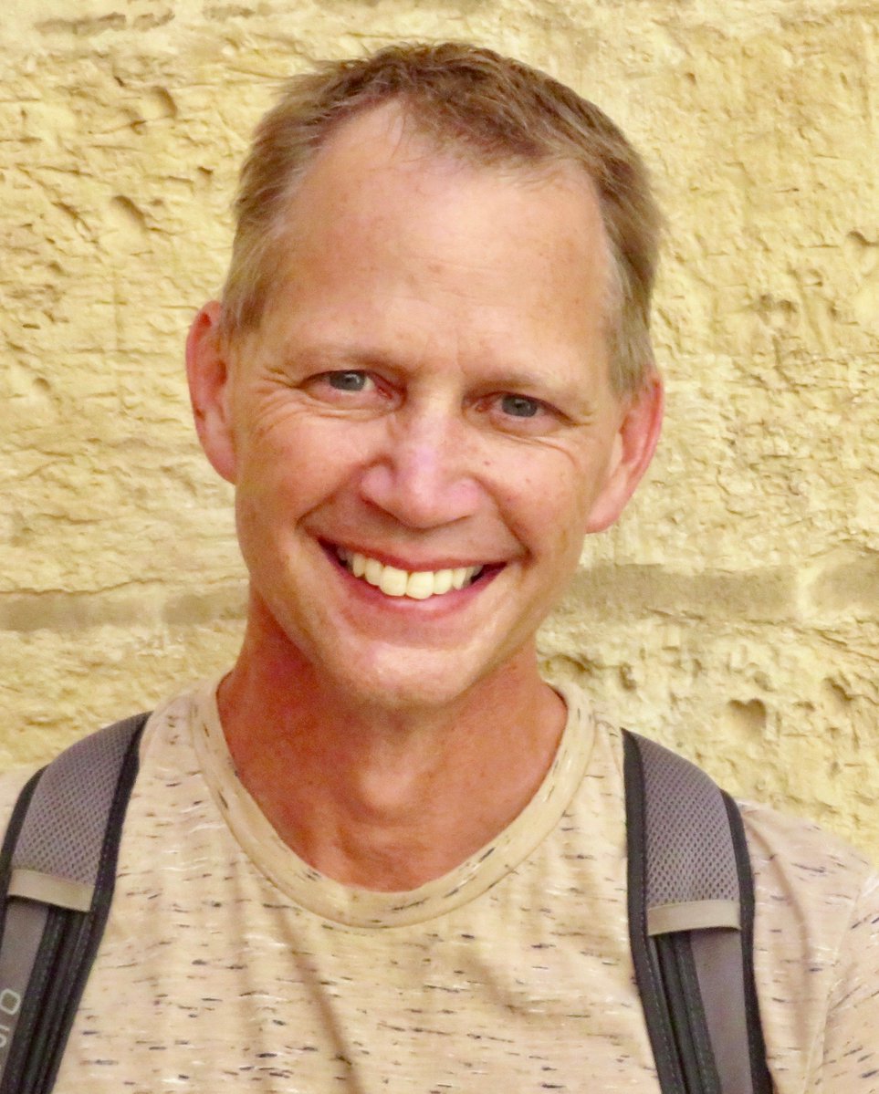 This debut author is a full-time traveler, writing while sitting next to Cambodian temples, exploring the canals of Venice, & pet-sitting ten cats in Mexico. @davidmcmullinpb mariacmarshall.com/single-post/th… @HarperChildrens #interview #kidlit