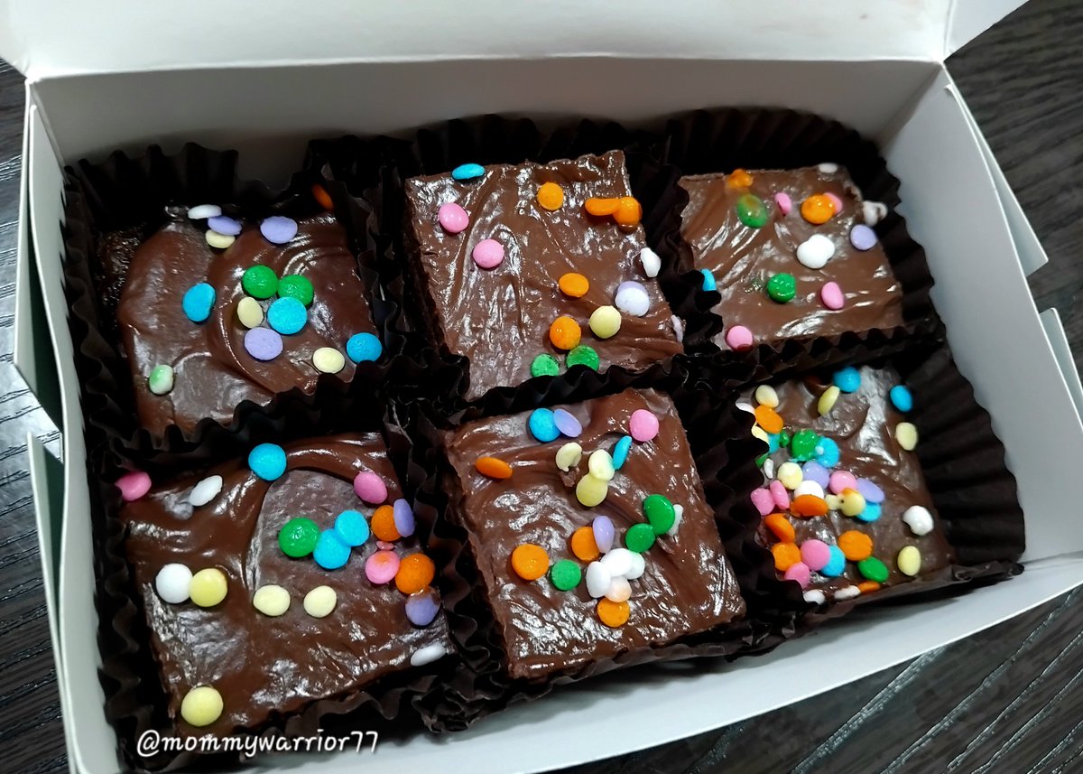 Bite-size Happiness! 🍭😋🥰😘🫰#brownies #sweettreats #teatime #snacking #sweettooth #sugarush  #foodcraving #foodvibes #chocolatelovers #sgfoodie #lifestyle #mommywarrior77 

mommywarrior77.blogspot.com/?m=1