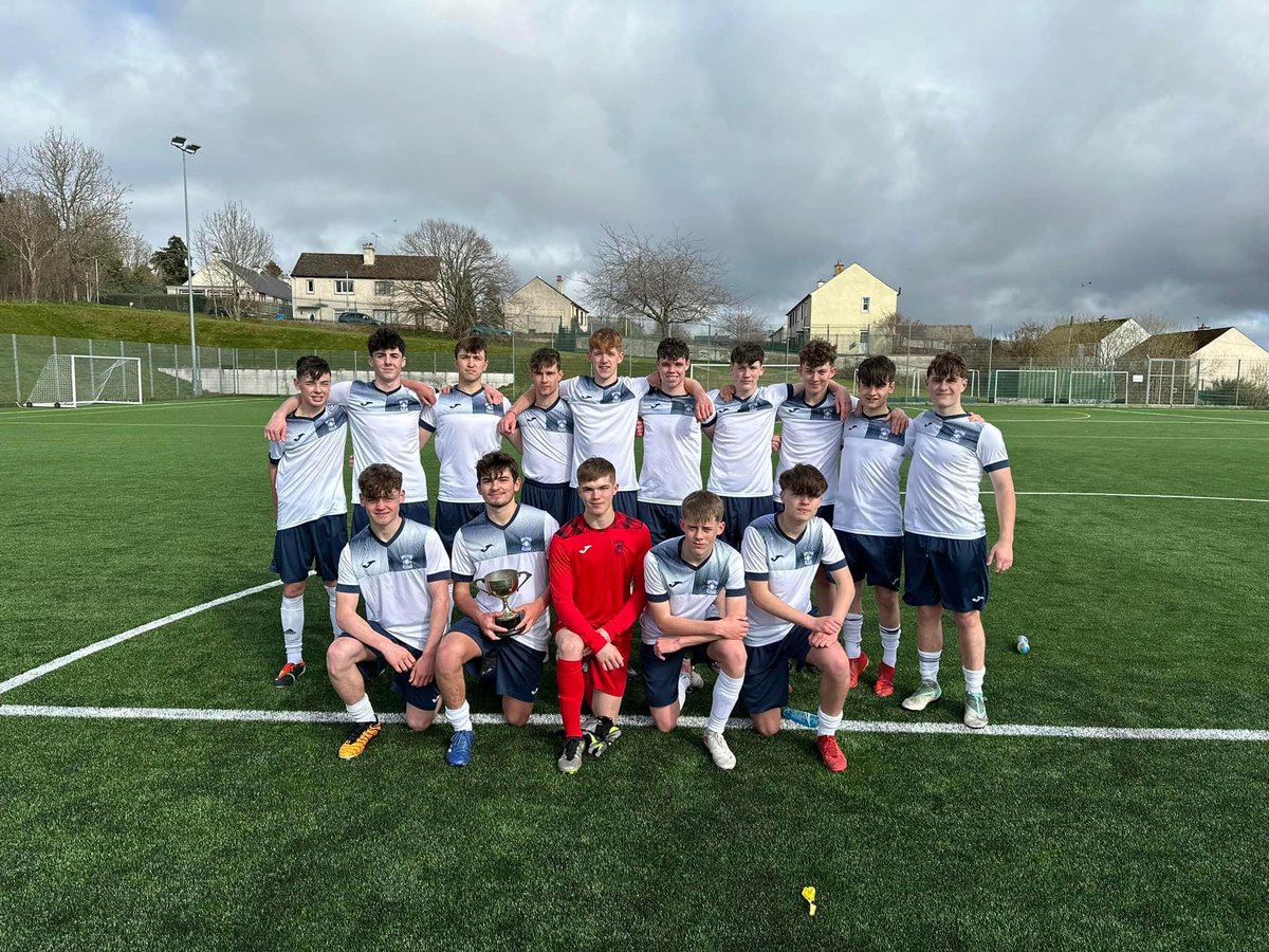 UHI pathway for aspiring footballers. ➕ Well done to the under-18 team players at @RossCounty who have had a great year winning trophies whilst also working hard to achieve their qualifications at UHI! Find out more: bit.ly/4dnY5z3 #ThinkUHI #Football @ScotStuSport