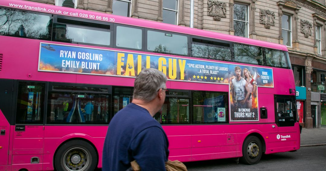 Falling into cinemas today 🎞️

From small screen to the big screen, based on the 1980 TV series, #TheFallGuy movie has been using bus T-Sides to drive awareness and admissions in the lead up to today’s release 🍿🎟️

🏷️ @universaluk @MediaComUK