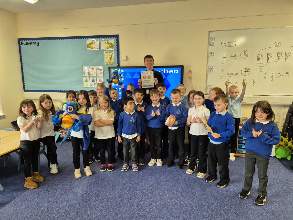 Caroline had a fantastic day at East End Primary seeing P1 -3 tooth brushing. They were all so enthusiastic and had lots of questions for Caroline. Keep up the great work 🤩🦷
