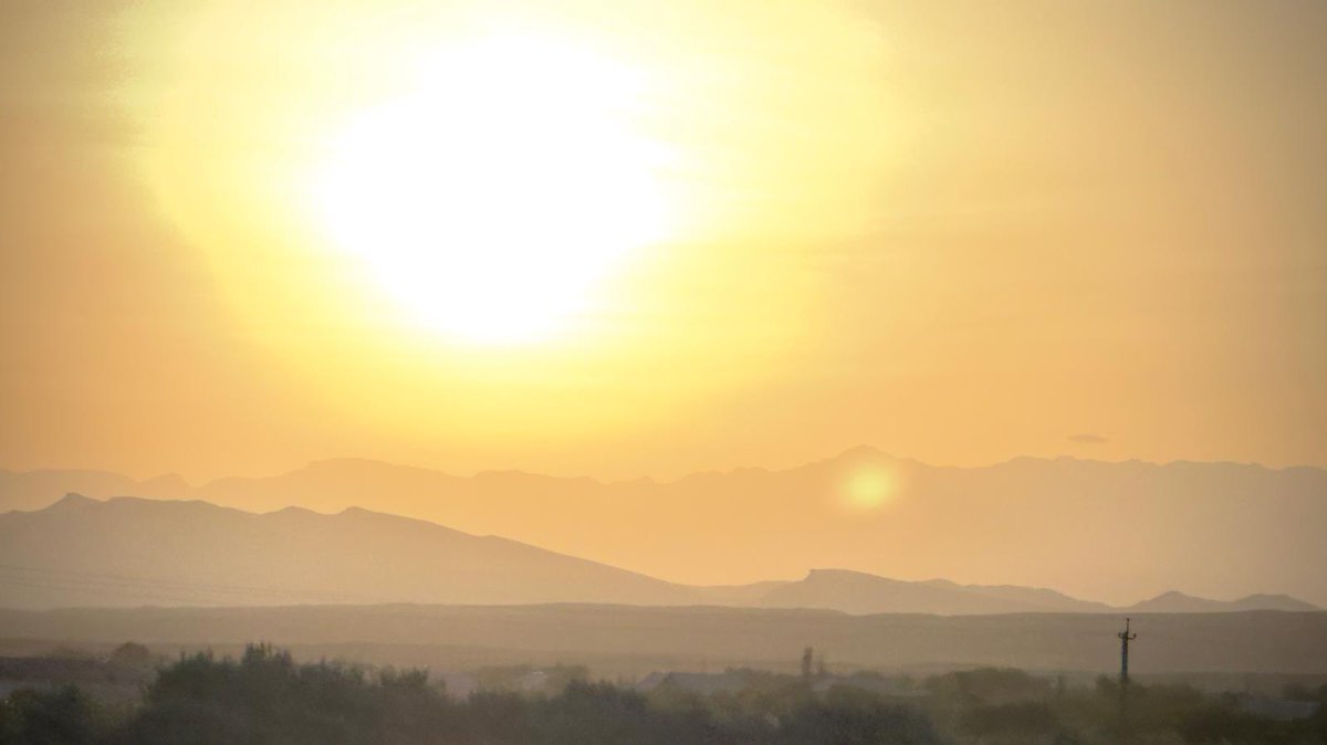 This was the sun setting on Day 1 and Vlog #286 Today we have been given a ‘perfect score’ (we think for the music…) Proud to be representing the UK at the Boysun Bahori Festival 2024 #uzbekistan #boysunbahori #boysunbahori2024 #folklore