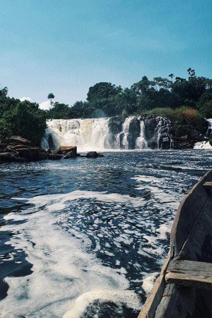 Kribi Waterfalls is a majestic cascades in Cameroon 🇨🇲, plunging into the Gulf of Guinea.

Surrounded by lush rainforest, offering a serene escape and a stunning natural spectacle for all who visit.

t.me/africafirsts

#ThisIsAfrica #VisitAfrica