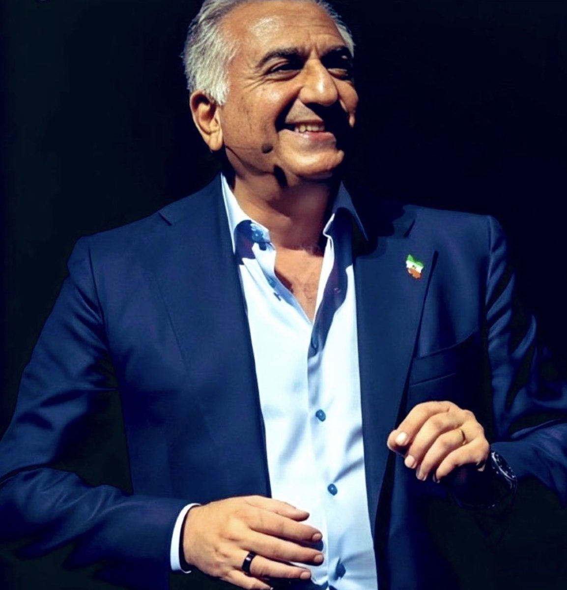 اگر حسود و بخیل نیستی،بگو شاه💙
#جاويد_رضا_شاه_دوم_پهلوى_سوم 
#KingRezaPahlavi‌