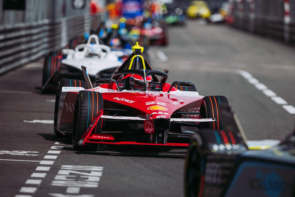 'One of my strongest races this season' - @oliverrowland1 wins 9 positions in #FormulaE in Monaco, @sachafenestraz in the points again! e-formula.news/news/formula-e… Photo: Adam Pigott / @Spacesuit_Media #ABBFormulaE @FIAFormulaE #MonacoEPrix @NISMO