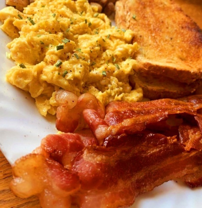 Bacon 🥓 Scrambled Eggs and Toast 🍞
homecookingvsfastfood.com
#foodlover #foodie #foodpic #myfood #homecook #homecooking