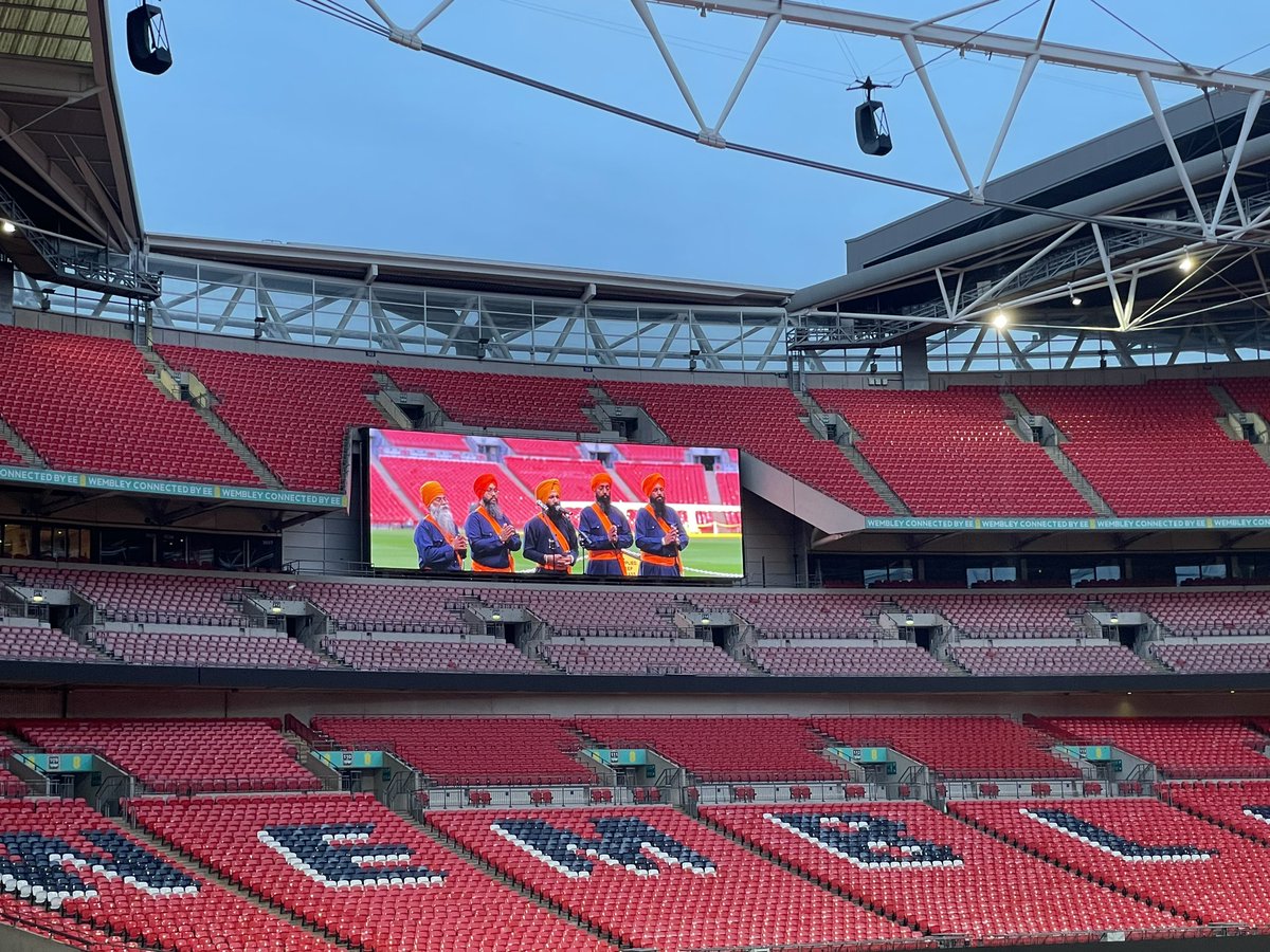 Great to celebrate Vaisakhi at @wembleystadium again curtesy of the @FA @daldarroch. An amazing evening in showcasing Sikh sporting role models and achievements. @SkySportsNews @premierleague @UEFA