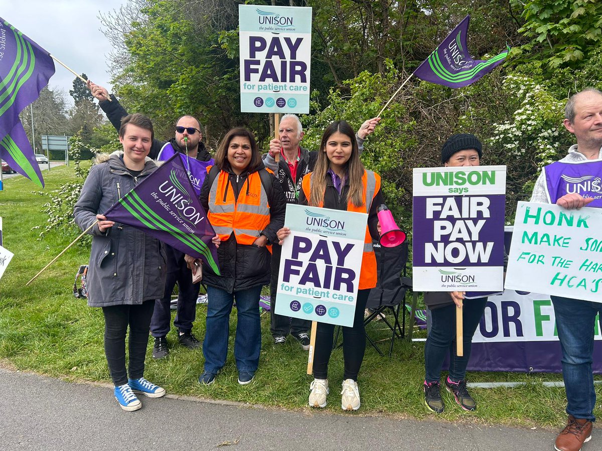 Another day, another chance for our Leicester healthcare assistants to make their voices heard! The strike over fair pay and money owed continues across the three hospital sites. Find out why NHS staff are striking and what they're asking for here 🔽 eastmidlands.unison.org.uk/PF4PCLeicester