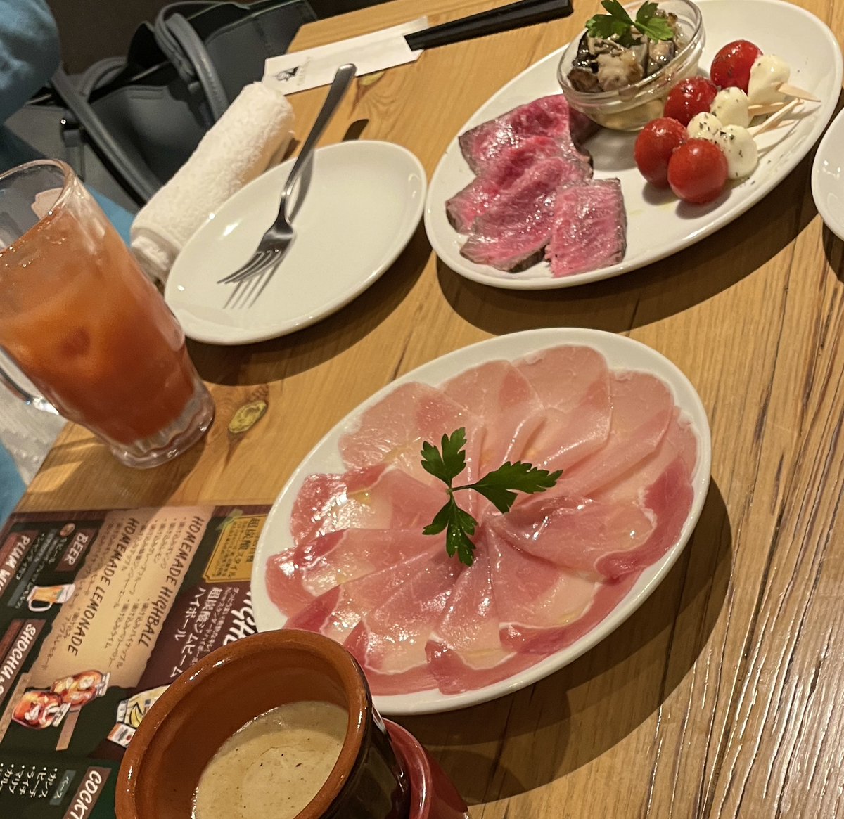 (›´ω`‹ )先日急遽参加させていただいた会社のご飯会の写真を見つけたので投稿… (›´ω`‹ )ｵﾅｶｽｲﾃｷﾀ… 皆さん連休前の晩ごはんは何にしますか？ コメントで教えてください🍺👇