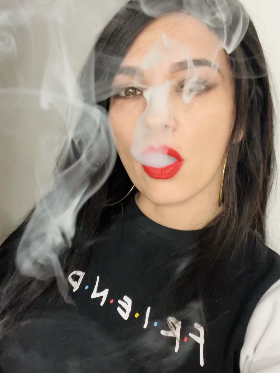 Share a pic of you smoking 💨💨💨