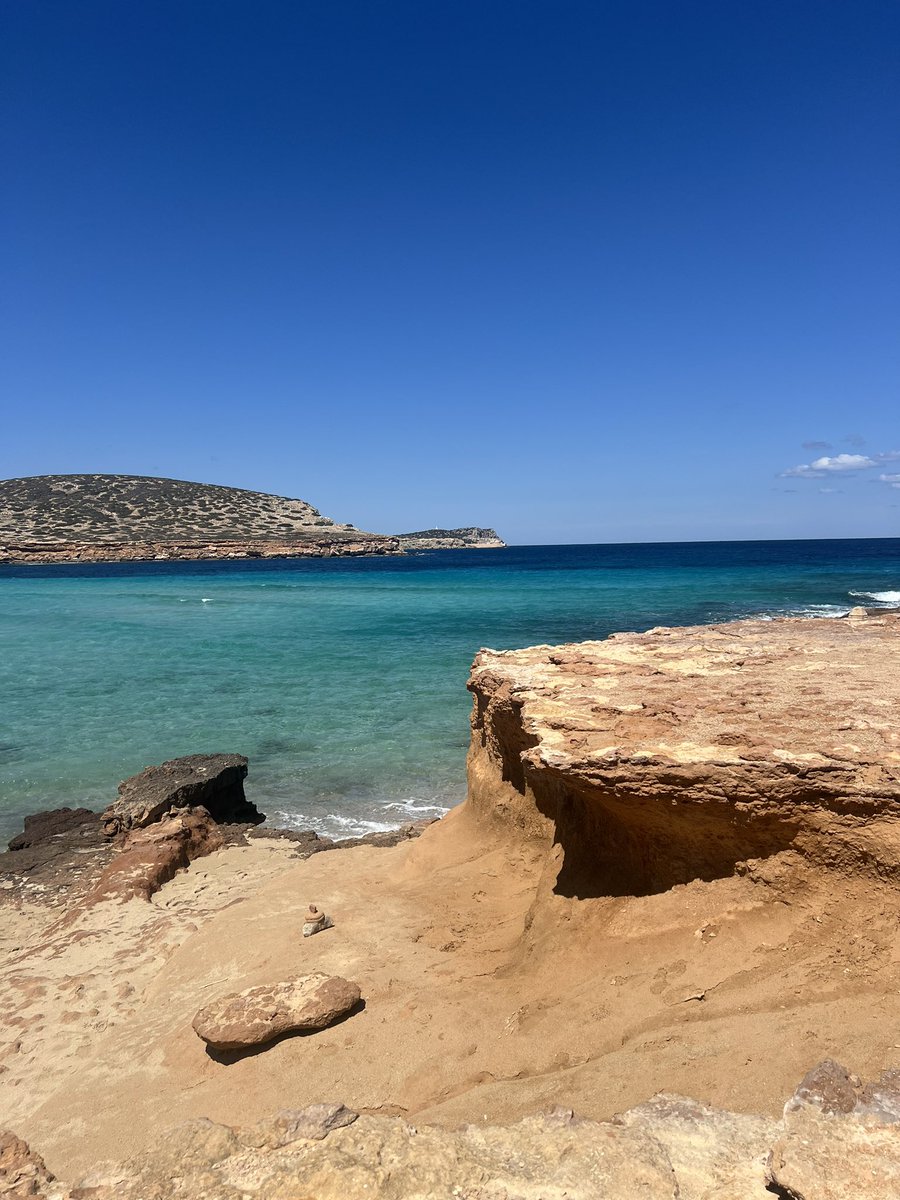 HarrietteKas's tweet photo. @Ingeborgvraagt Ibiza https://t.co/ecIaL3ewHj