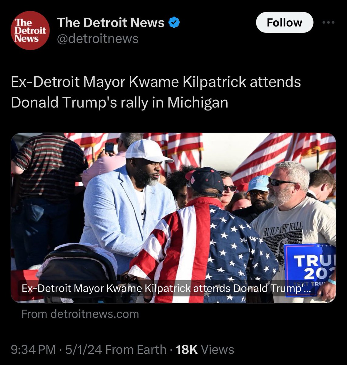 Former Democrat mayor of Detroit was at the Trump rally yesterday 👀