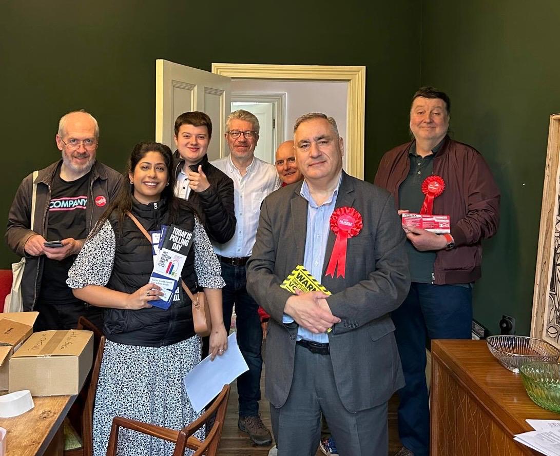 Just finished in east Lewisham's Catford South. Great support for @SadiqKhan on the doorstep. Moving on to North Lewisham's Brockley now. There's still 8hrs to go to use your vote. 🕑 Remember to bring photo ID 🗳️