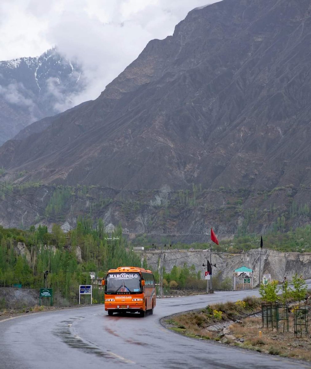 A bus is on its way to its destination in the beautiful weather of Gilgit-Baltistan. The roads of Gilgit-Baltistan give the impression of a paradise. #GilgitBaltistan #Pakistan #Natute #GB #สุขุมวิท #RainyDays #beabaldi #สีลม #ถนนข้าวสาร #RoadTrip #sergetti #North