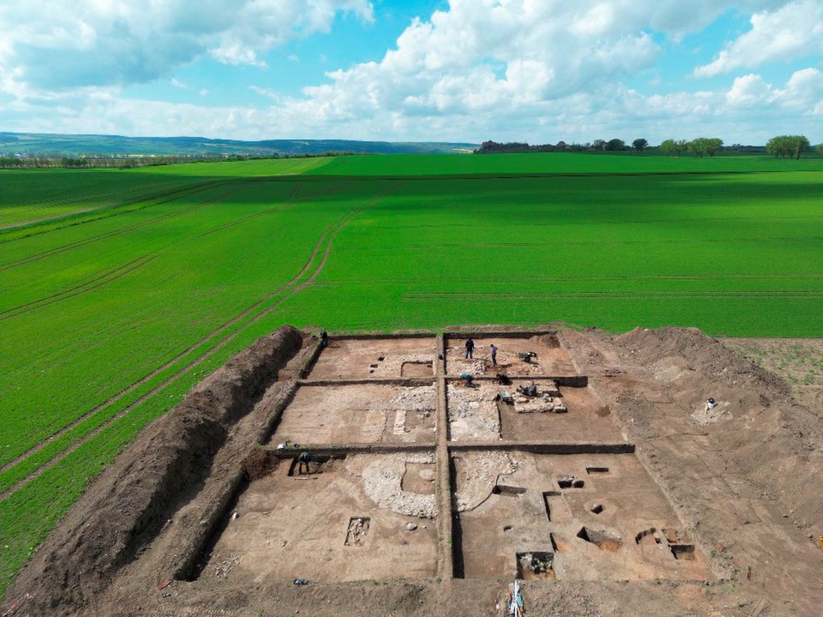 Seit einigen Jahren steht die Kulturlandschaft rund um das ehemalige Kloster Memleben im Zentrum eines Forschungsprojektes des LDA Sachsen-Anhalt. Nun konnte nördlich der Unstrut eine befestigte Siedlung identifiziert werden.