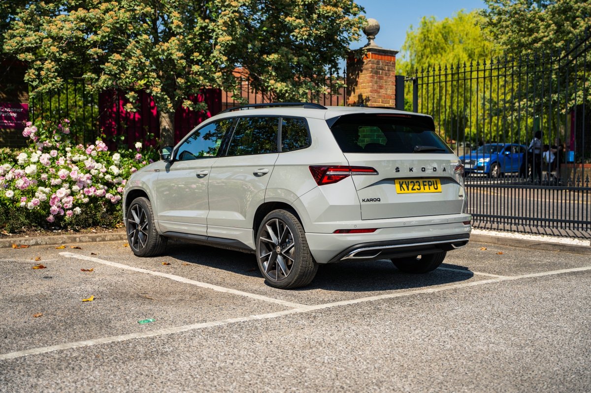 Cruising into your life with style and comfort like never before! 

Our Skoda Karoq Lease offers are simply TOO good to miss! ⬇️

dreamlease.co.uk/skoda-car-leas…

#SkodaFamily #Karoq #Carsforleasing #Affordablelease #Leasinguk