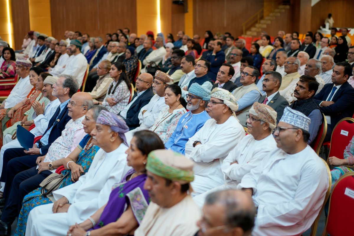 Dr. P. Mohammad Ali, Pravasi Bharatiya Samman awardee, shared his inspiring journey in Oman, while Mr. Dharmin Ved provided a fascinating account of the Ved family's historical legacy, enriching our understanding of India- Oman people-to-people connections. (3/4)