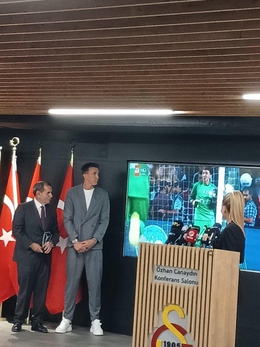 GSYİAD onur ödülü kaptan Fernando Muslera'nın.