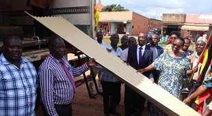 Luwero primary schools stuck with ironsheets donated by ministry-wp.me/p7FLkS-1d1x-