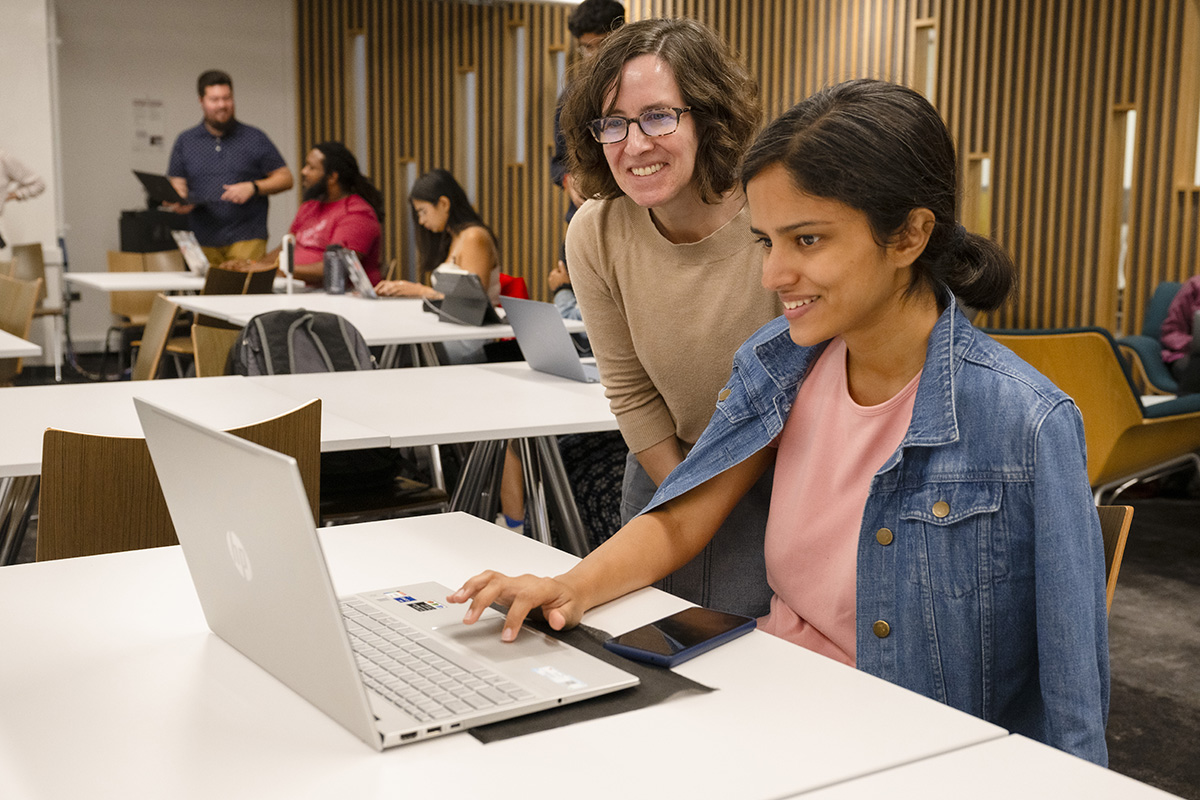As new graduates begin their lives and careers beyond @CarnegieMellon, they retain access to many resources and programming opportunities at the University Libraries. 👩‍🎓 Learn more: library.cmu.edu/about/news/202…