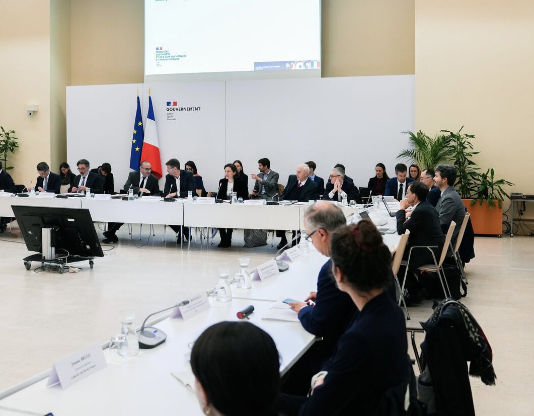 J’ai présidé aujourd’hui, aux côtés d’@AOC1978 et en présence de tous les acteurs concernés, le 12ème Comité stratégique des mobilités des #JOP2024. 
À 85 jours de ce grand évènement, tout est mis en œuvre pour garantir, avec l’aide des services de l’Etat, des déplacements…