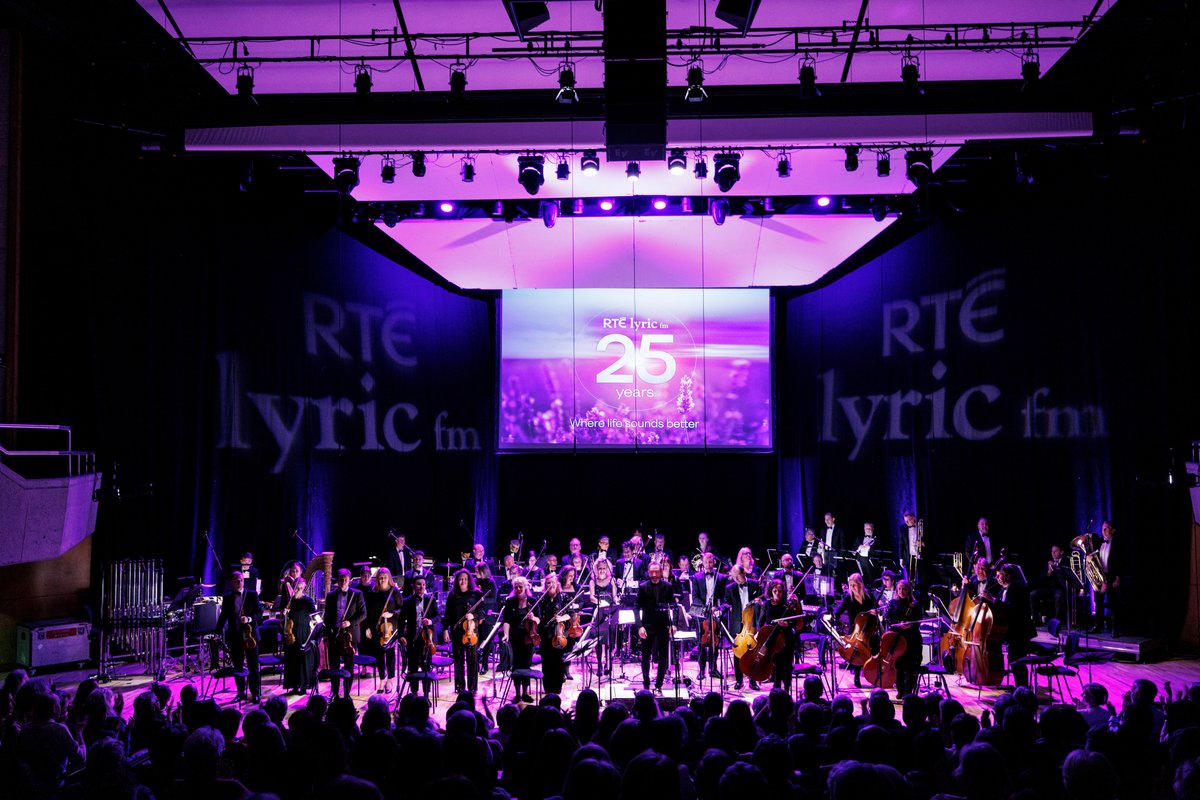 A huge thank you to all who joined us @UCHLimerick last night #RTÉlyric25🎉💜 Fantastic concert w/ @rte_co conductor David Brophy & leader Mia Cooper @CelineSoprano #EmmetCahill @Bergique @juliettec49 @ZoeConwayfiddle @EdwinaGuckian & Our Lady Queen of Peace Choir 📸@AndresPoveda