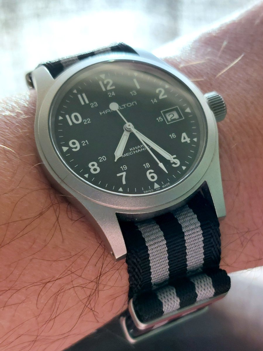 Good Hamilton Khaki Field morning!

It's been a long week and it's not over yet!  Felt like wearing something light and thin.

NATO strap is from the fine people at barkandjack.com

#hamiltonwatch