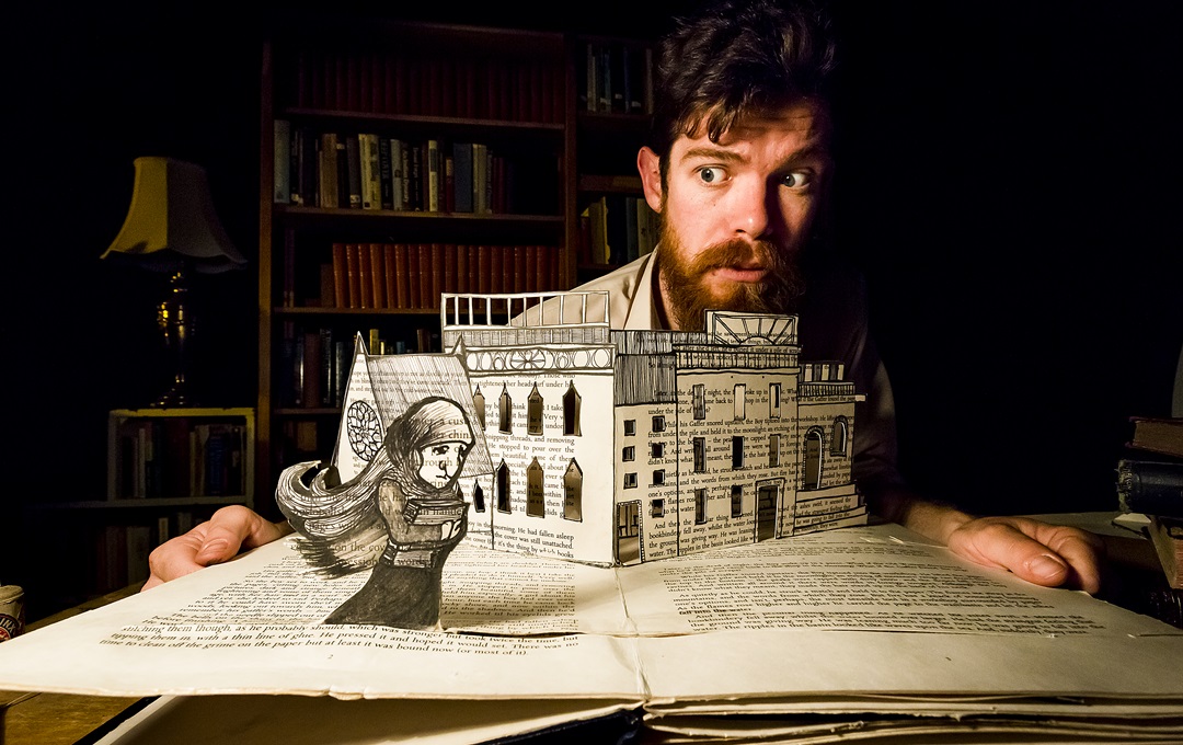 Award-winning Trick of the Light Theatre's The Bookbinder weaves shadowplay, paper art, puppetry, and music into an original dark fairytale 📖 Coming to the Lemon Tree, this inventive one-man performance is for adults and children 8+. 🎟️ 29 - 30 Jun 2024: bit.ly/49tW29t