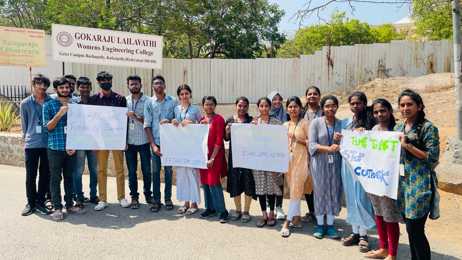 ApteSonali77160's tweet photo. #Save_dopm_niperh #Support_mba_niperh #nipermba #savepharmamba #stoprestructuring #savethefuture
@Pharmadept
@mansukhmandviya
@OfficeOf_MM
@PMOIndia
@ABPNews

@aajtak

@lallantop

@republicindia

@ndtv https://t.co/JnB9BZUt33