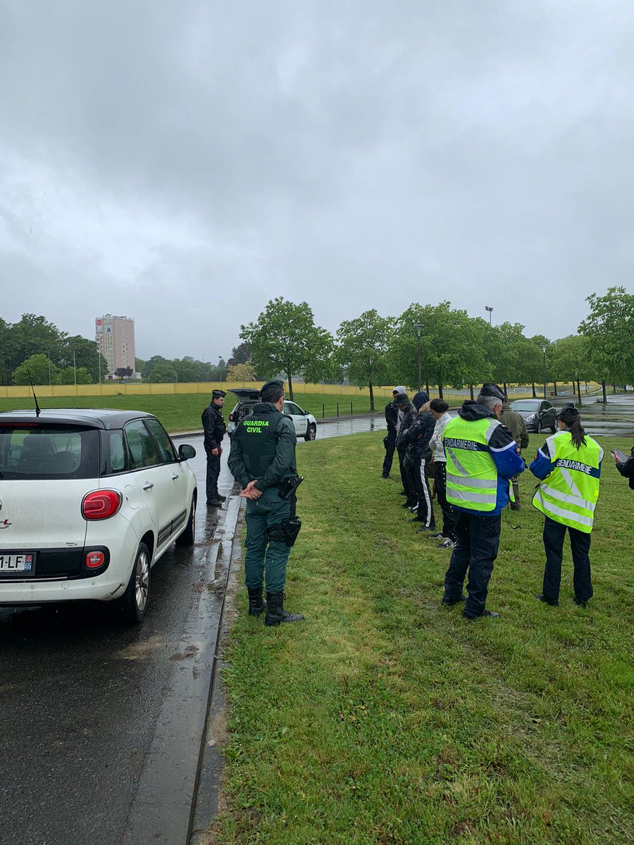 #cooperation 🇪🇺
📸Retour en images sur le renfort de notre camarade de la @guardiacivil 🇪🇸au sein de la compagnie #Orthez
Son appui a été précieux lors d'interpellations et de contrôles routiers à @Mairie_Mourenx et il a pu s'entrainer avec nos militaires lors d'une séance de tir