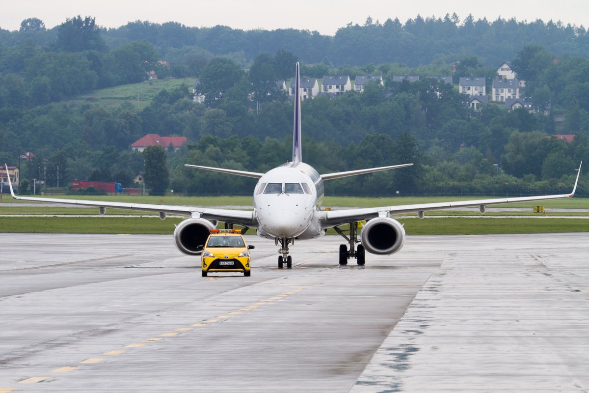 Welcome Airport Services (@welcomeas_) on Twitter photo W kwietniu w <a href="/KrakowAirport/">Kraków Airport</a> obsłużono 925 tys. pasażerów. To wzrost o 20% w porównaniu do kwietnia 2023 r. W kwietniu w <a href="/KrakowAirport/">Kraków Airport</a> obsłużono 925 tys. pasażerów. To wzrost o 20% w porównaniu do kwietnia 2023 r.