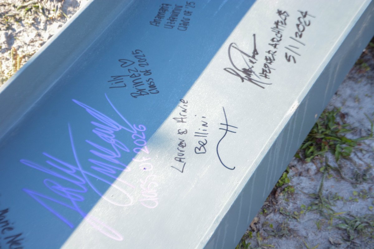 Yesterday morning was a special moment as our students, faculty, and staff came together to leave their mark on the future of our Bellini Center for the Arts building! 🎭 🎨✨ Check out the photos from the beam signing event here: tampacatholic.smugmug.com/Bellini-Center…