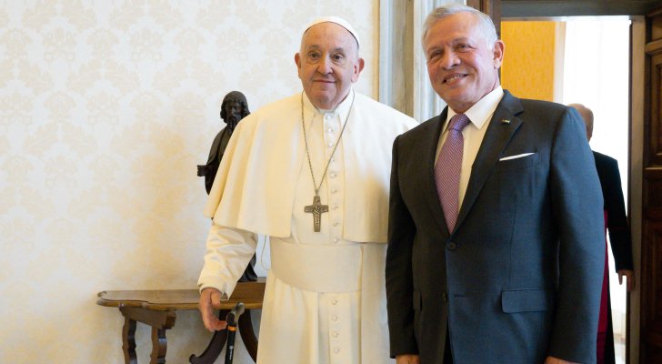 #King reaffirms #Jordan's commitment to protecting holy sites in meeting with #PopeFrancis.

en.royanews.tv/news/51050/202…