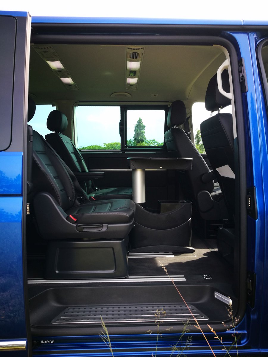 You've decided premium family buses are the way to live. Which of these two takes your money?

F1-2: Mercedes-Benz V-Class
F3-4: Volkswagen Caravelle