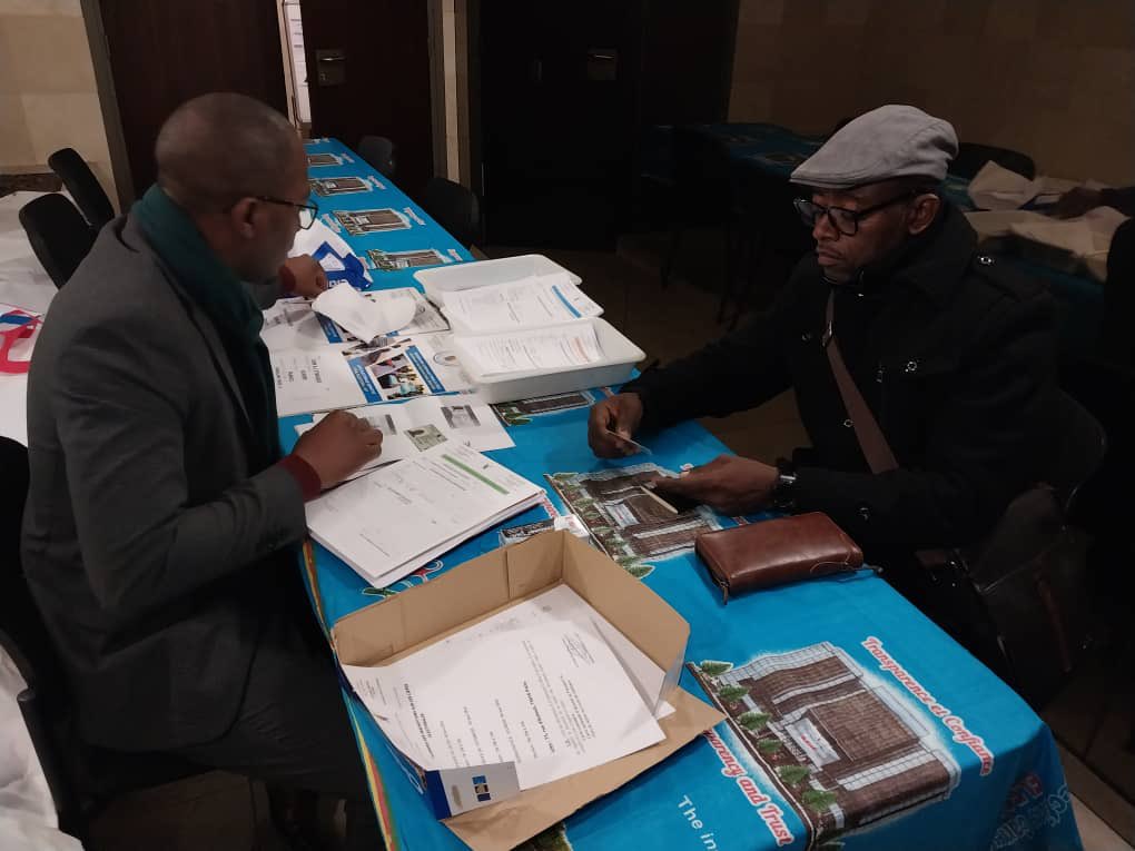 Les inscriptions sur les listes électorales sont effectives au sein de diaspora camerounaise, notamment à l’Ambassade du Cameroun en France. #ElectionsCameroon #société #Elecam #Cameroun #diaspora #Elections #Cameroon #Douala #Yaounde #237 #vote #diaspora