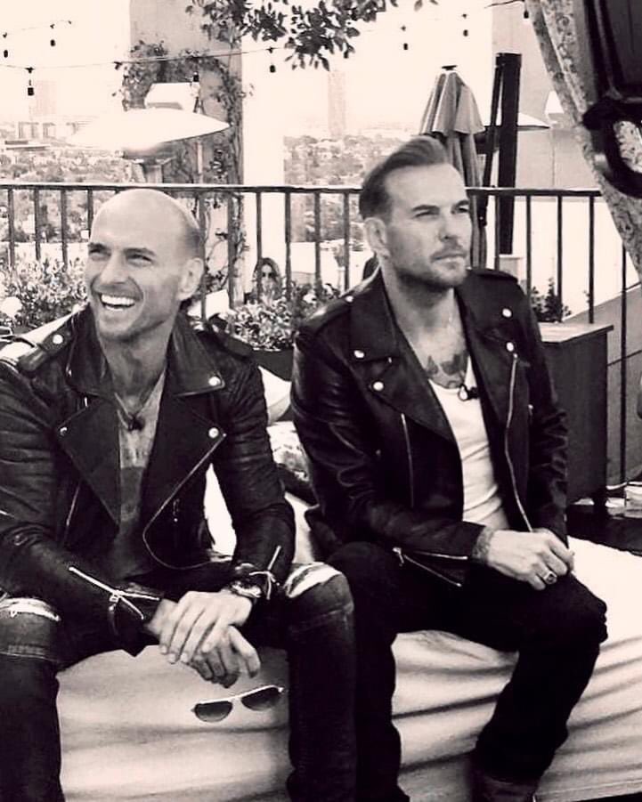 #thursdayvibes Love this photo of you and Luke @mattgoss Two gorgeous gents #brothers #handsome #gorgeous #sendinglove❤️❤️