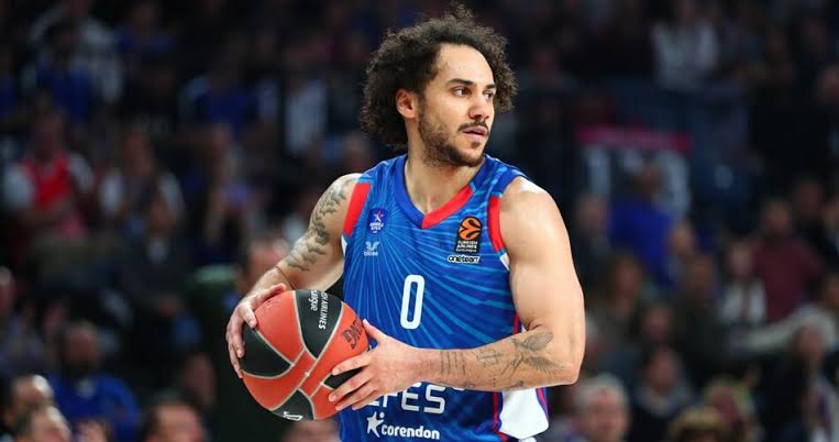 ÖZEL | Fenerbahçe, Anadolu Efes'ten Shane Larkin ile anlaşmak üzere. Detaylar ise şu şekilde;

• 3.3 milyon Euro maaş

• 3 yıllık sözleşme