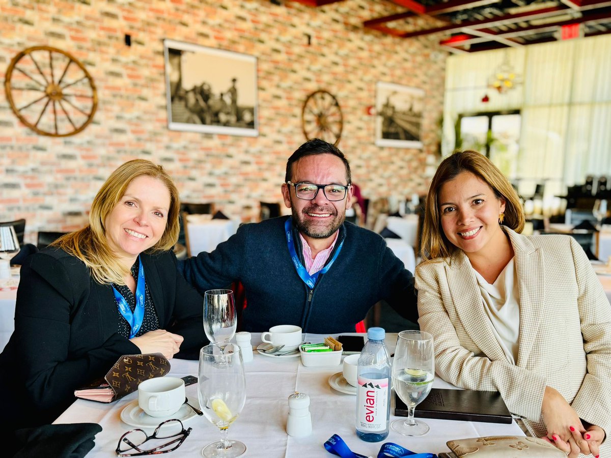 Junto a Verónica López Gousset presentamos las perspectivas de la comunidad de pacientes y cuidadores sobre el acceso a terapias avanzadas en #Latam y la necesidad de construir capacidades a nivel financiero, regulatorio y sanitario en la región. #FECOER