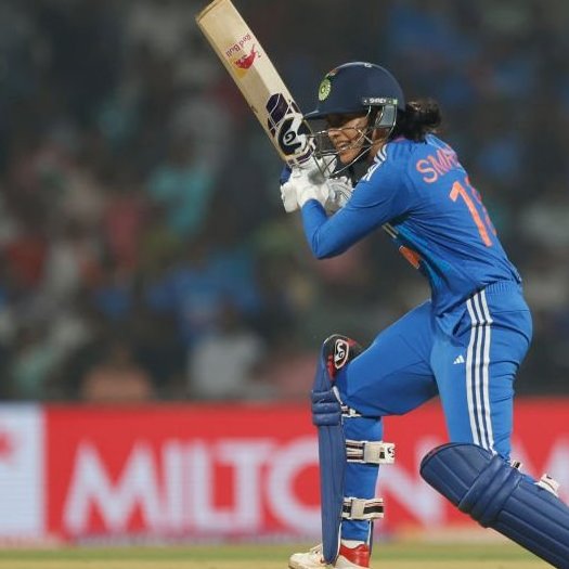 Saw her play last match made my day, saw her smile today while playing and made my entire day and weekend happy. Thank you Queen Smriti for giving your fans therepy🥰🥰
#SmritiMandhana #INDWvBANW