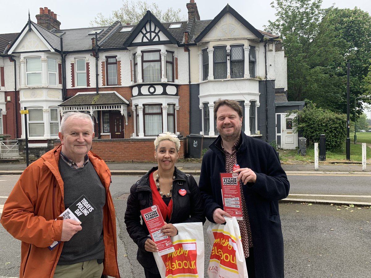 Knocking on doors for @SadiqKhan @Semakaleng with @VickyAshworth_ and Cllr Richard Sweden this morning. Don’t forget to vote today. Use all your votes for Labour 🌹🌹