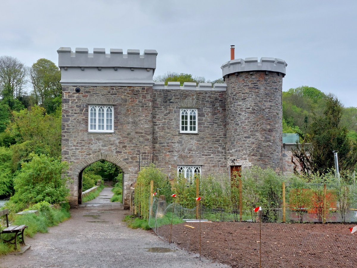 Great to see the restoration of the folly at Radford nearing completion. The owner and skilled tradesmen deserve a huge thank you for their dedication. The folly, probably built in the 1840s, sits between Hooe Lake and Radford Lake - once part of the ancient Radford Estate.