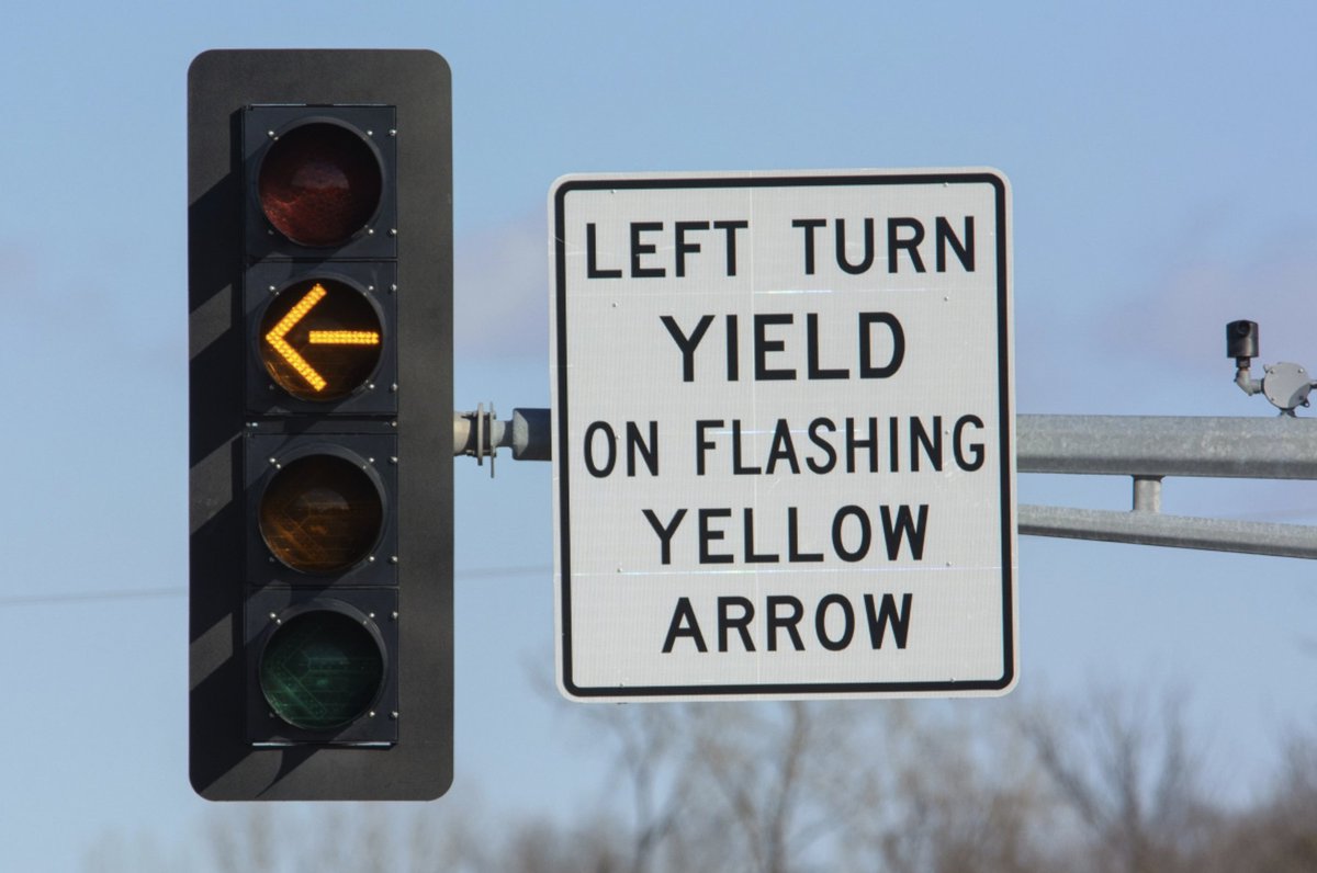 Do you know what to do when you arrive at an intersection with a flashing yellow left turn arrow? Find out here: bit.ly/3w7cMGe #TrafficSafety #DriveSafe