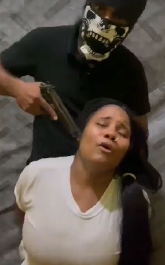 Criminales de un presunto cártel mexicano muestran un video de una joven dominicana para exigir dinero por su liberación. Video👇🏼 x.com/i/status/17860…